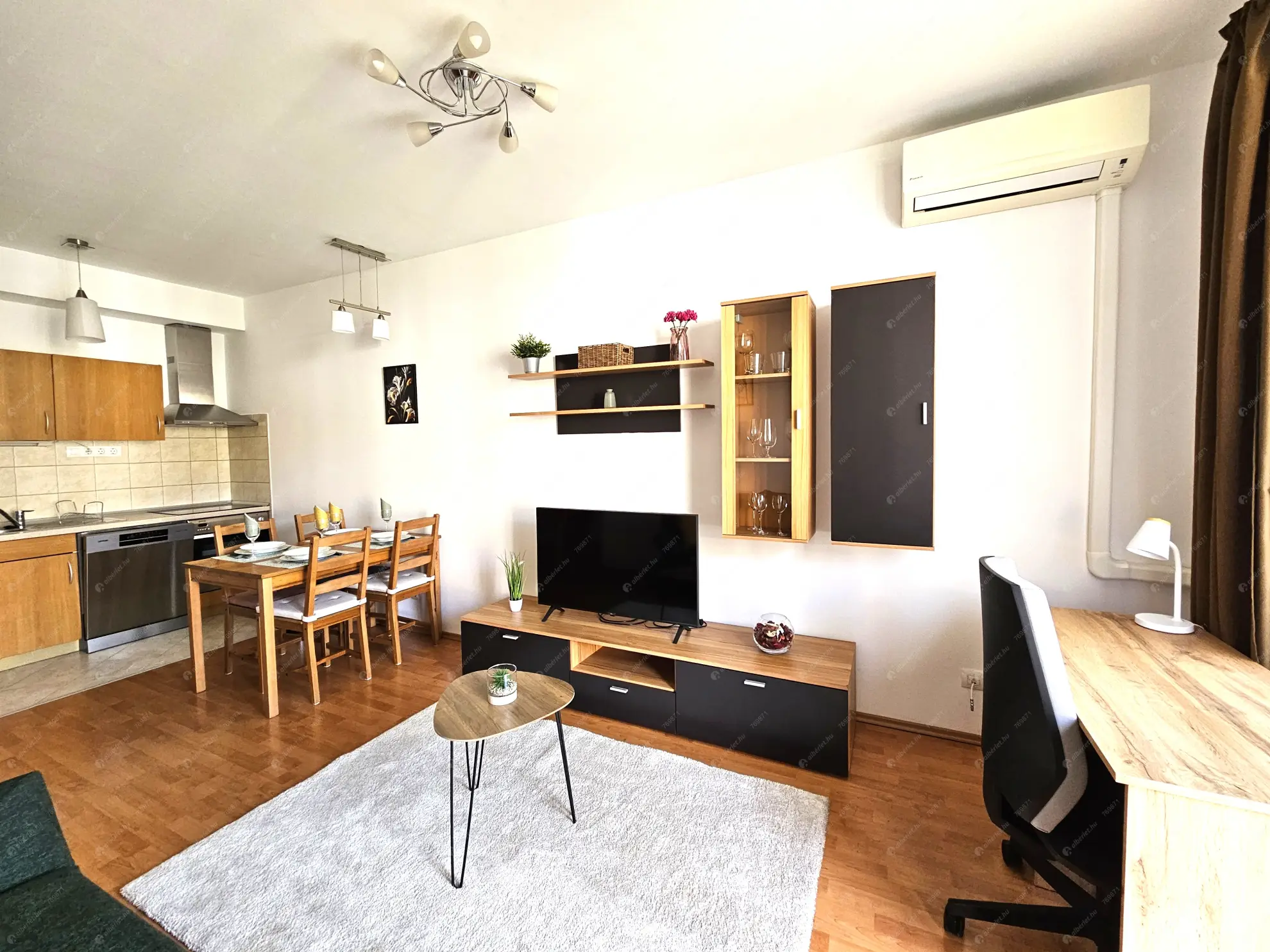 Kiadó albérlet 267000 Ft/hó áron: Budapest, VIII. kerület  Corvin sétány. Mérete: 39 nm, 2 szobás | Alberlet.hu - 6562704