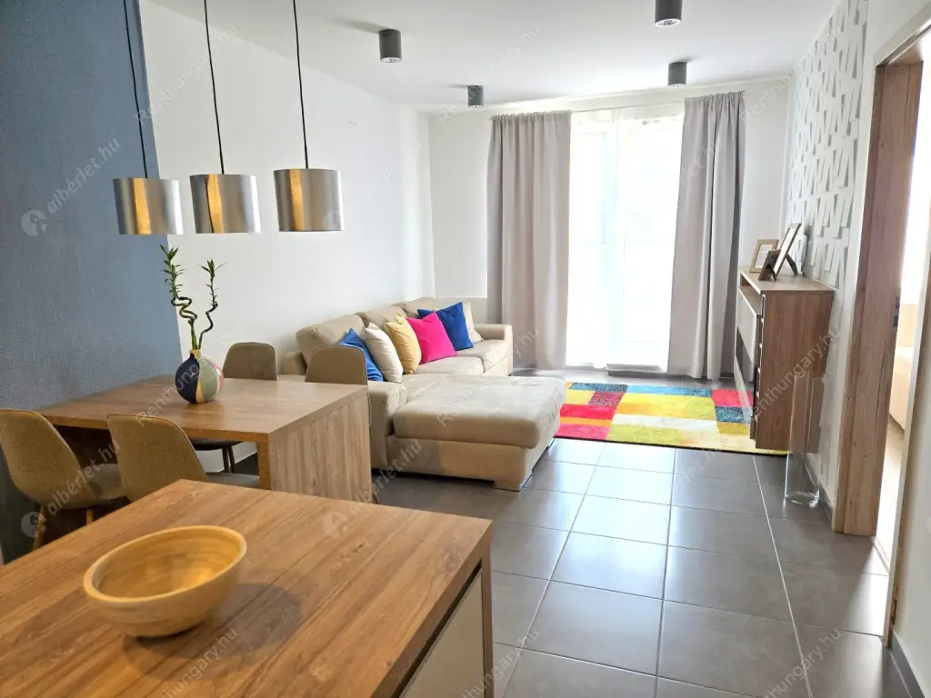 Kiadó albérlet 360000 Ft/hó áron: Budapest, VIII. kerület  Corvin sétány. Mérete: 44 nm, 2 szobás | Alberlet.hu - 6558917