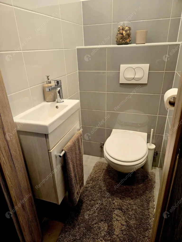 Kiadó albérlet 360000 Ft/hó áron: Budapest, VIII. kerület  Corvin sétány. Mérete: 44 nm, 2 szobás | Alberlet.hu - 6558923