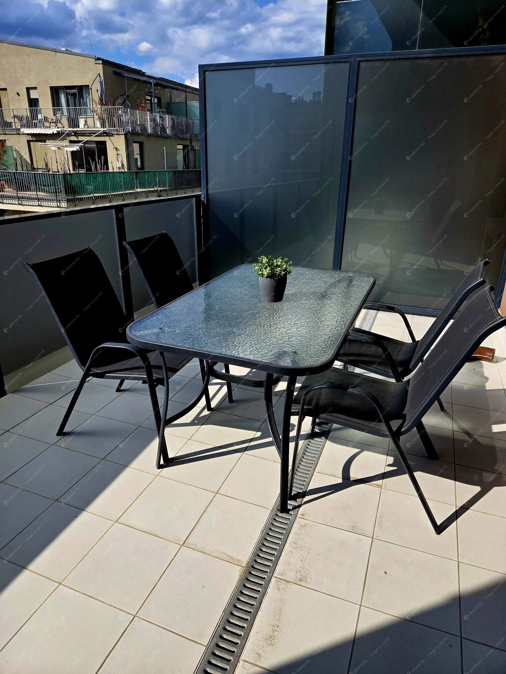 Kiadó albérlet 360000 Ft/hó áron: Budapest, VIII. kerület  Corvin sétány. Mérete: 44 nm, 2 szobás | Alberlet.hu - 6562940