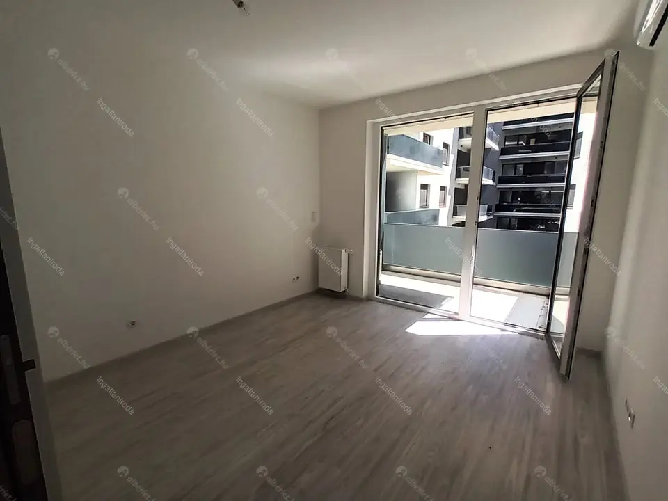 Kiadó albérlet 280000 Ft/hó áron: Budapest, VIII. kerület  Corvin sétány. Mérete: 46 nm, 2 szobás | Alberlet.hu - 6674537