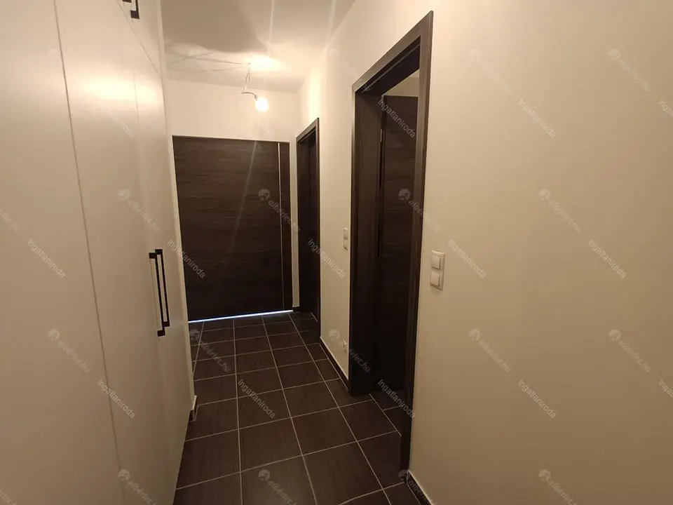 Kiadó albérlet 280000 Ft/hó áron: Budapest, VIII. kerület  Corvin sétány. Mérete: 46 nm, 2 szobás | Alberlet.hu - 6674551