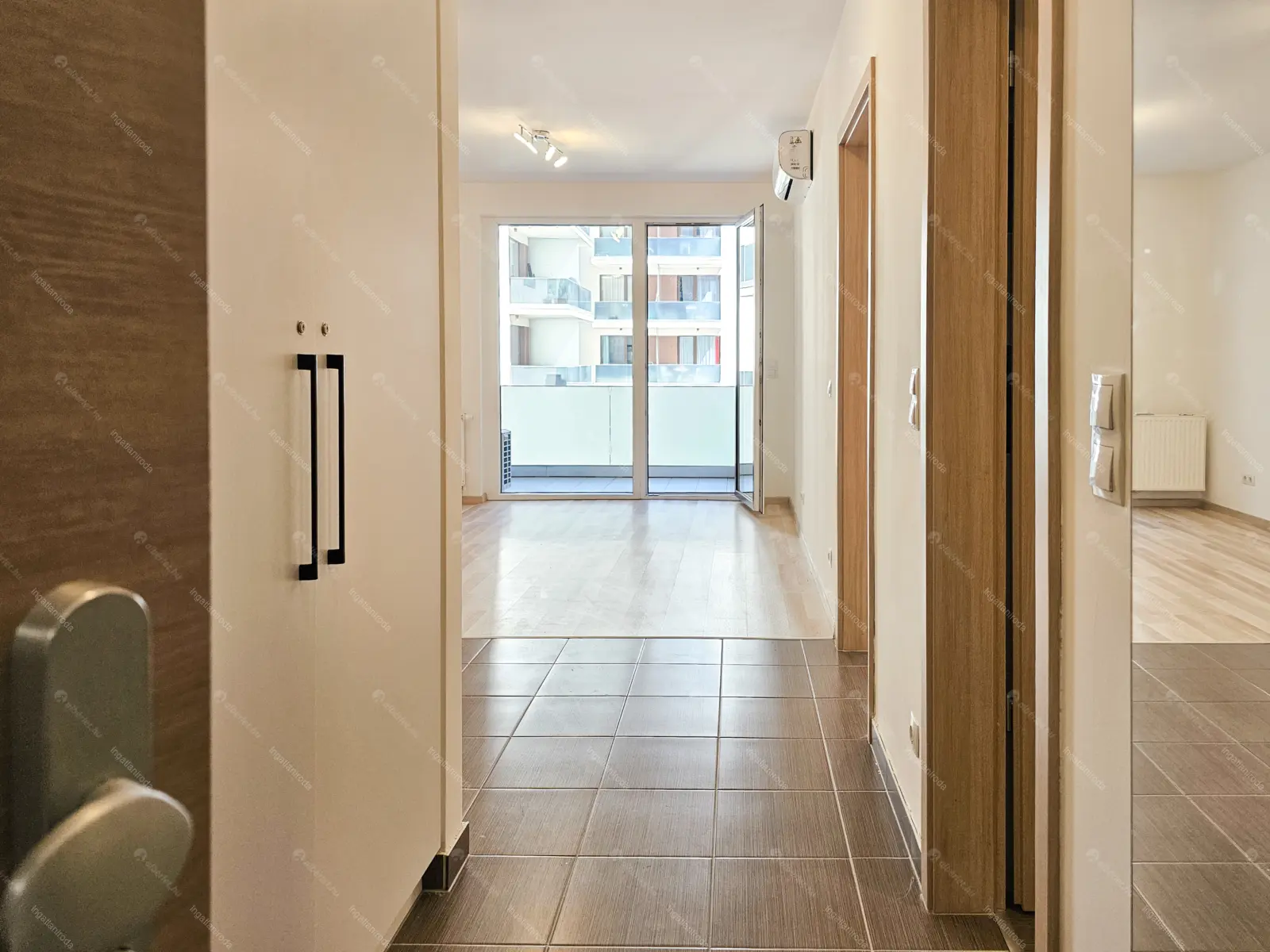 Kiadó albérlet 280000 Ft/hó áron: Budapest, VIII. kerület  Corvin sétány. Mérete: 46 nm, 2 szobás | Alberlet.hu - 6709259