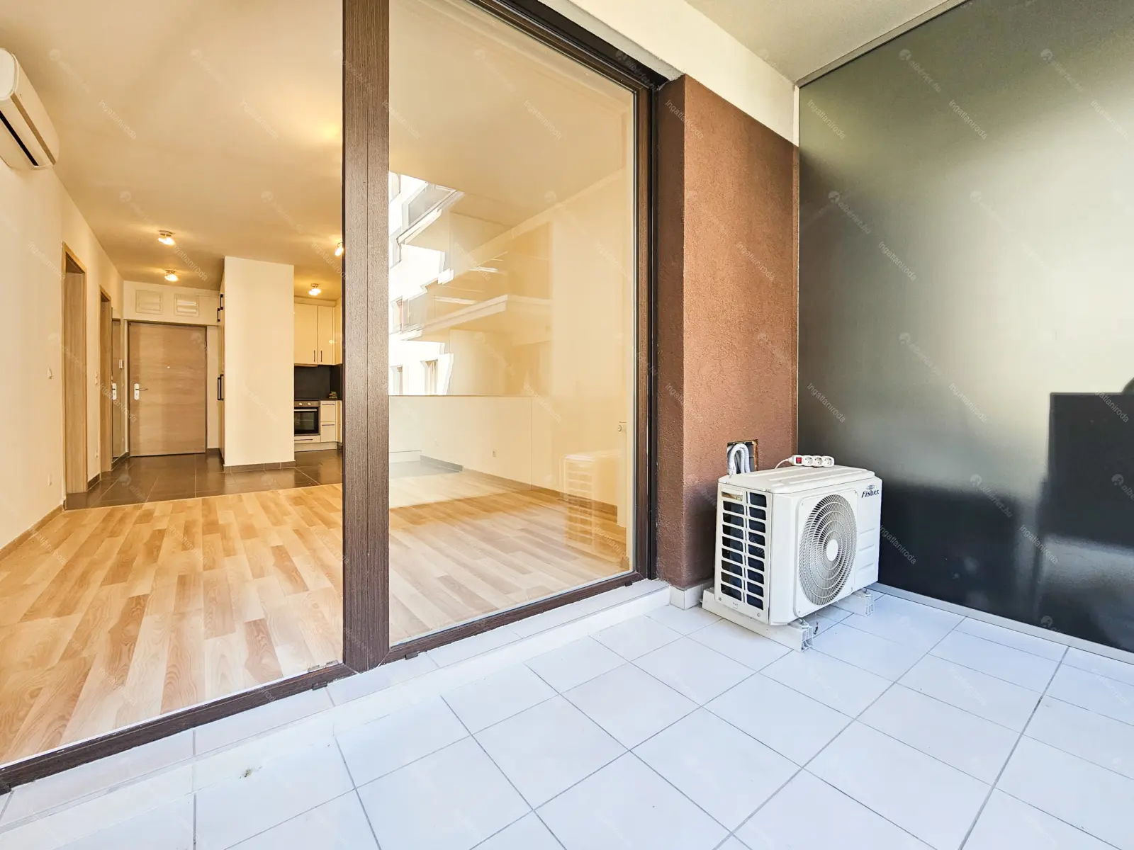 Kiadó albérlet 280000 Ft/hó áron: Budapest, VIII. kerület  Corvin sétány. Mérete: 46 nm, 2 szobás | Alberlet.hu - 6709263