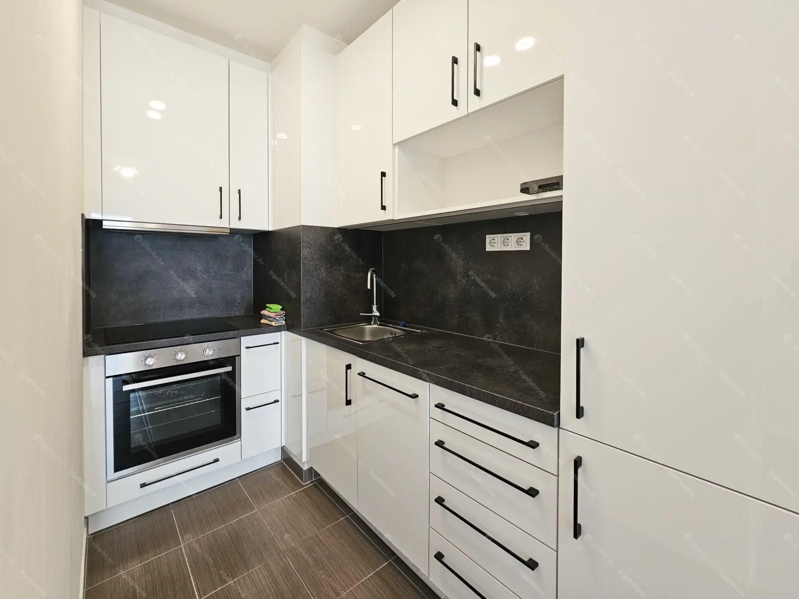 Kiadó albérlet 280000 Ft/hó áron: Budapest, VIII. kerület  Corvin sétány. Mérete: 46 nm, 2 szobás | Alberlet.hu - 6709266