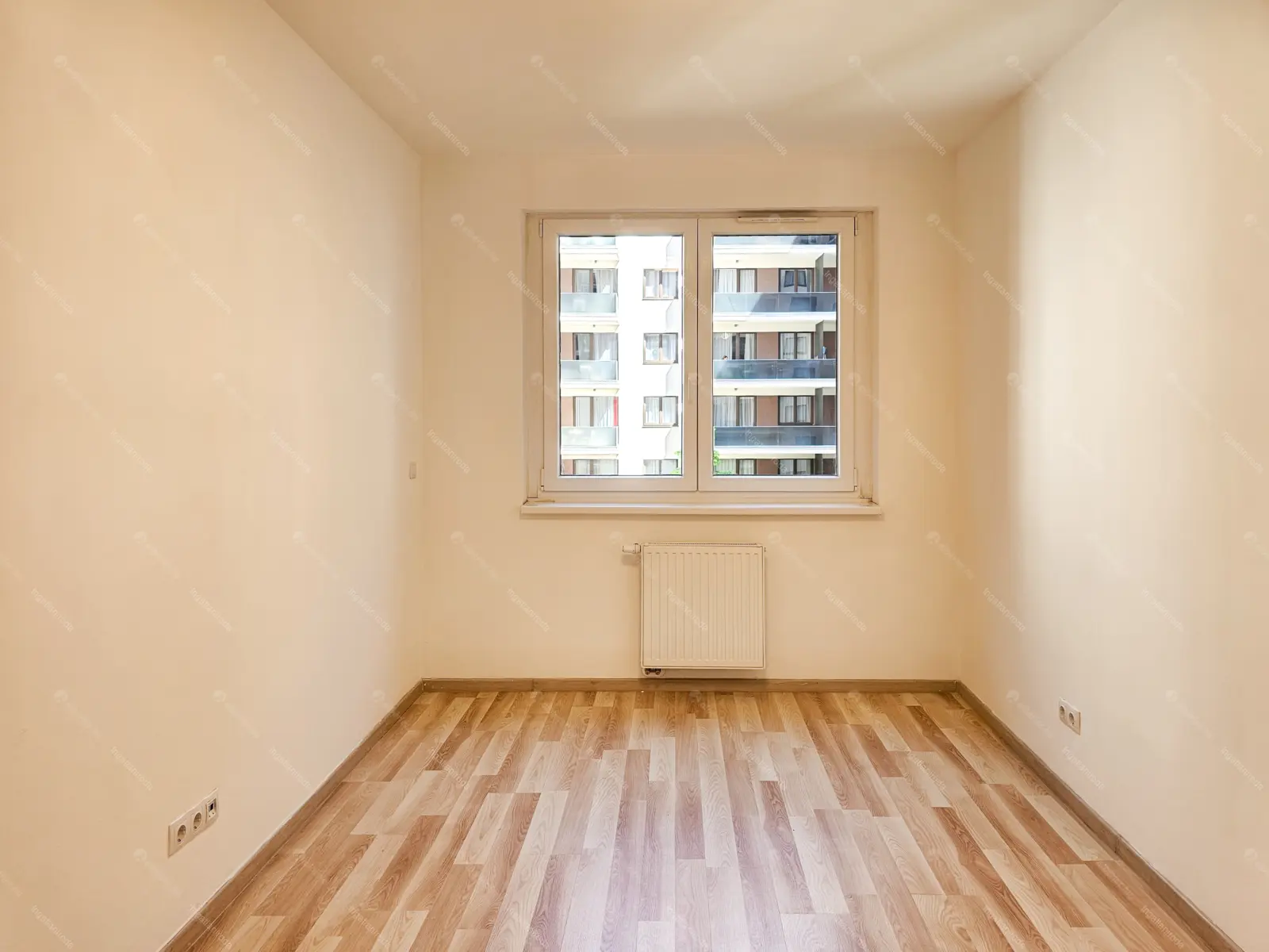 Kiadó albérlet 280000 Ft/hó áron: Budapest, VIII. kerület  Corvin sétány. Mérete: 46 nm, 2 szobás | Alberlet.hu - 6709287