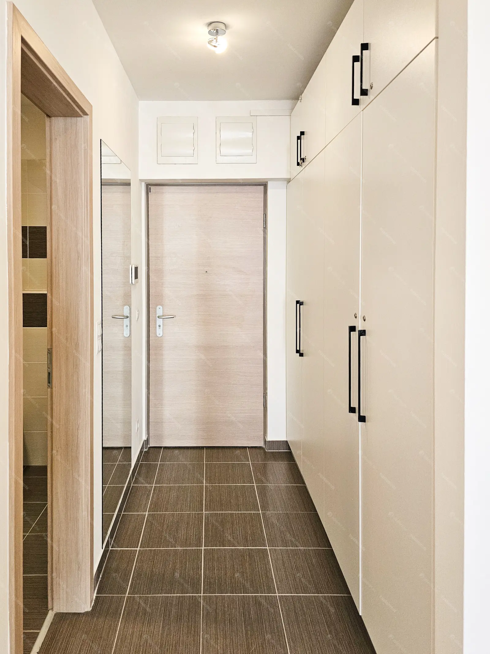 Kiadó albérlet 280000 Ft/hó áron: Budapest, VIII. kerület  Corvin sétány. Mérete: 46 nm, 2 szobás | Alberlet.hu - 6709290