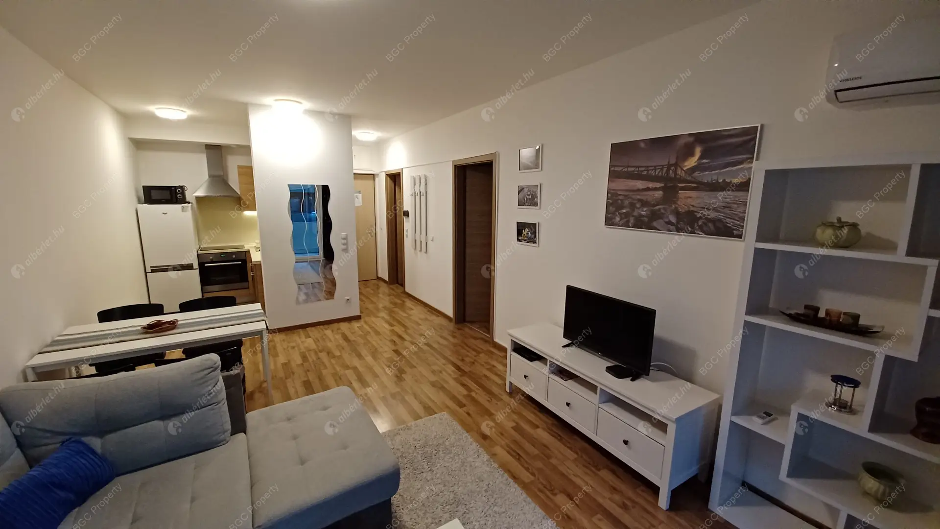 Kiadó albérlet 330000 Ft/hó áron: Budapest, VIII. kerület  Corvin sétány. Mérete: 47 nm, 1 szobás | Alberlet.hu - 6148638