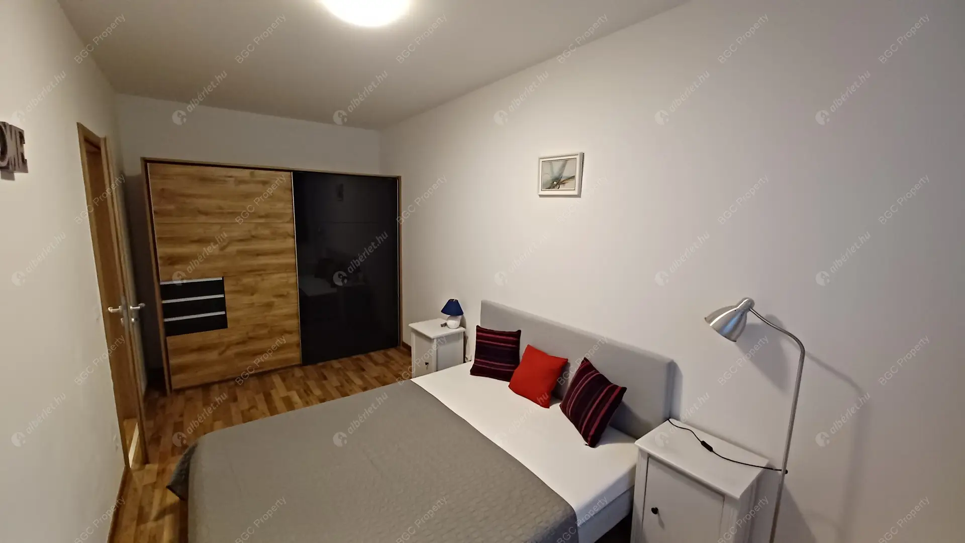 Kiadó albérlet 330000 Ft/hó áron: Budapest, VIII. kerület  Corvin sétány. Mérete: 47 nm, 1 szobás | Alberlet.hu - 6148643