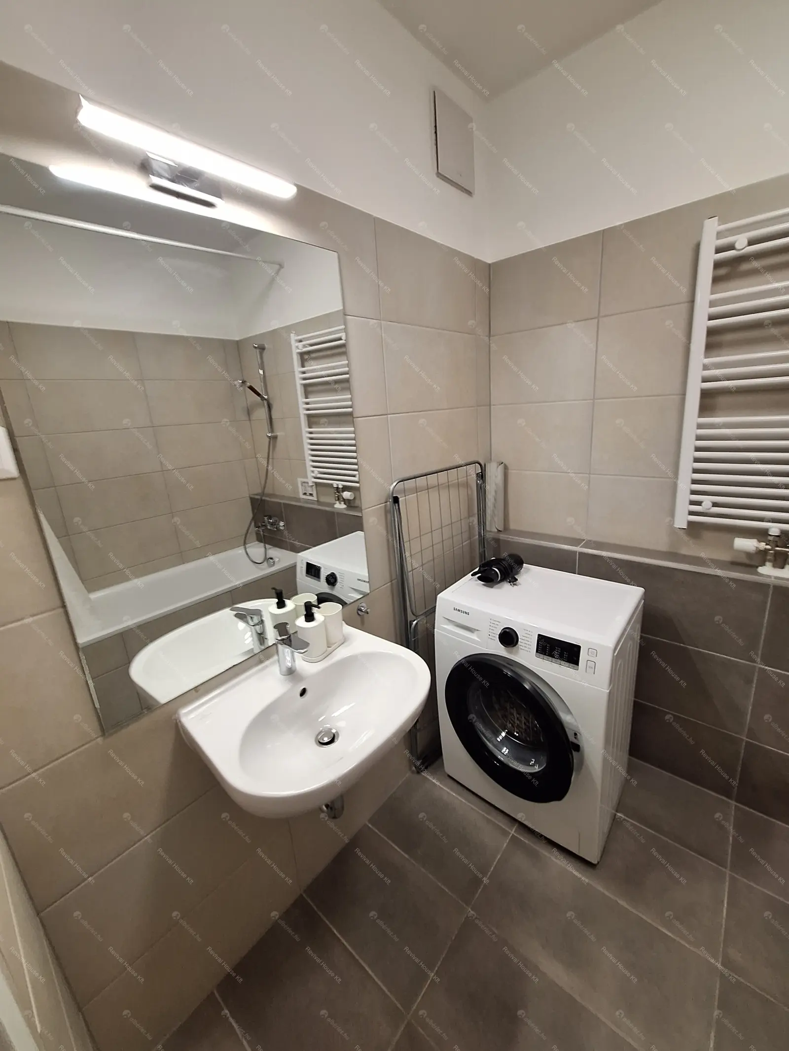 Kiadó albérlet 310000 Ft/hó áron: Budapest, VIII. kerület  Corvin sétány. Mérete: 47 nm, 2 szobás | Alberlet.hu - 6644886