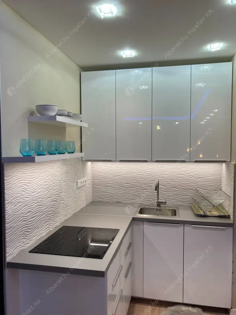 Kiadó albérlet 340000 Ft/hó áron: Budapest, VIII. kerület  Corvin sétány. Mérete: 48 nm, 2 szobás | Alberlet.hu - 6581255