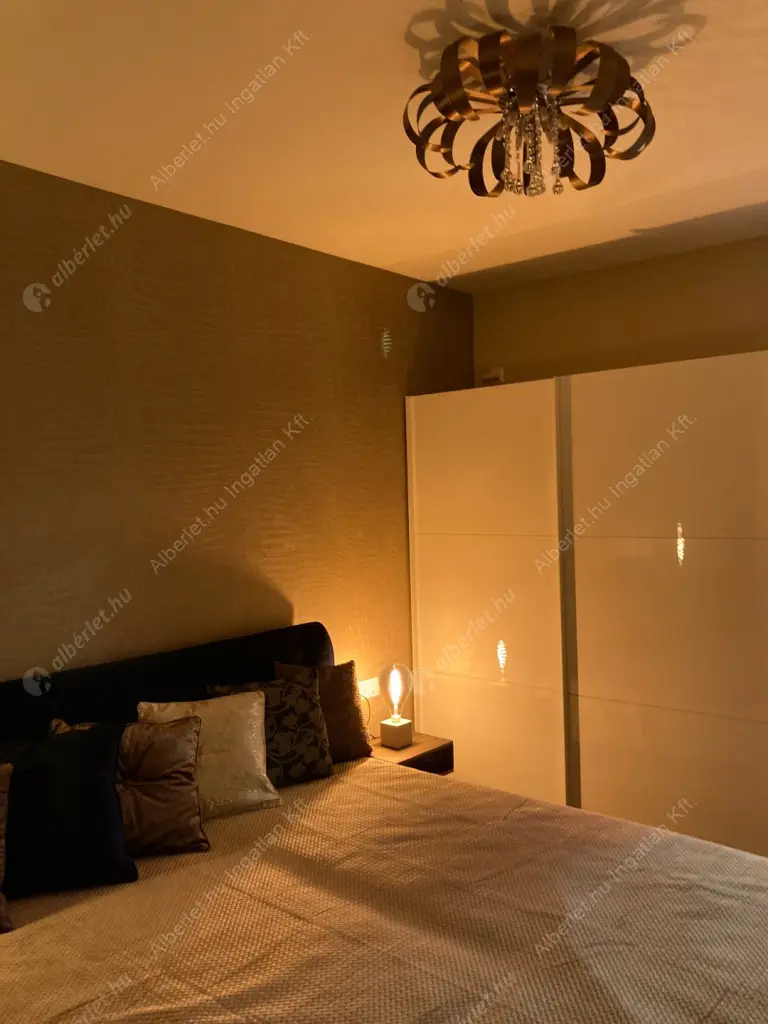 Kiadó albérlet 340000 Ft/hó áron: Budapest, VIII. kerület  Corvin sétány. Mérete: 48 nm, 2 szobás | Alberlet.hu - 6581259