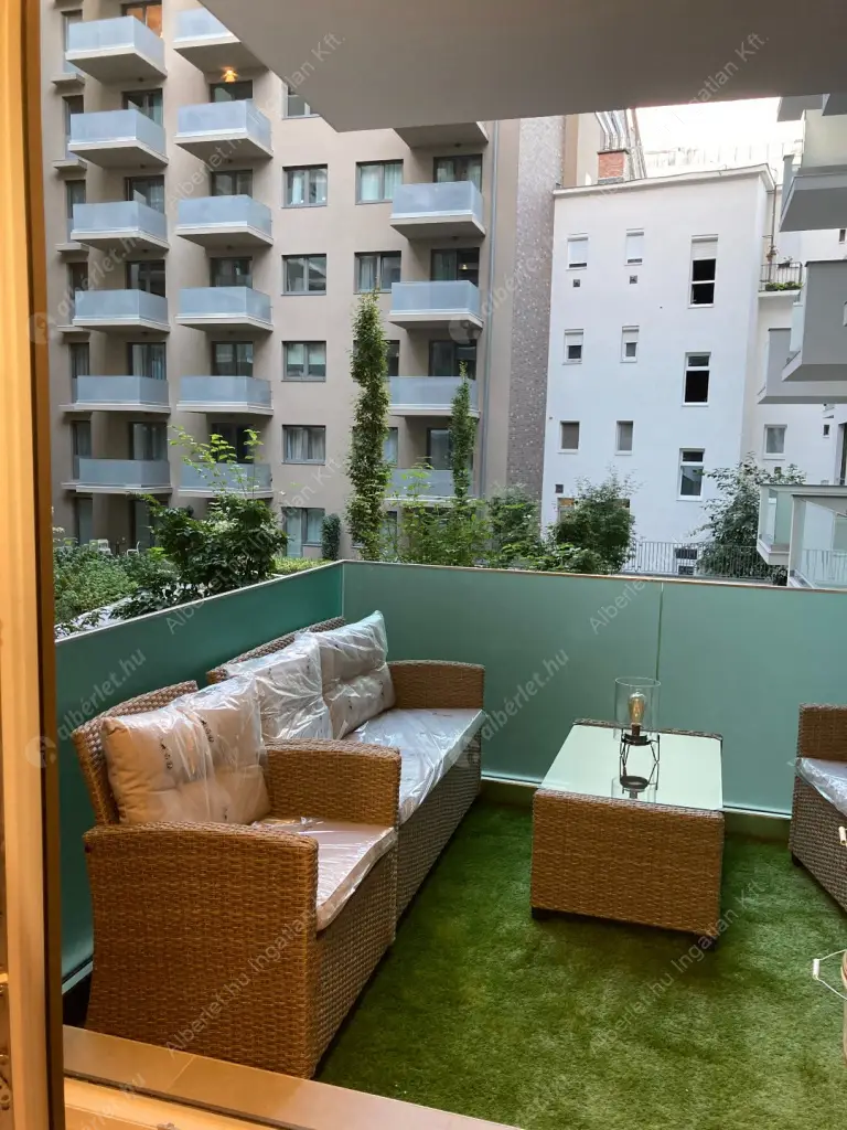 Kiadó albérlet 340000 Ft/hó áron: Budapest, VIII. kerület  Corvin sétány. Mérete: 48 nm, 2 szobás | Alberlet.hu - 6581262