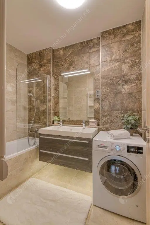 Kiadó albérlet 415000 Ft/hó áron: Budapest, VIII. kerület  Corvin sétány. Mérete: 48 nm, 2 szobás | Alberlet.hu - 6621865