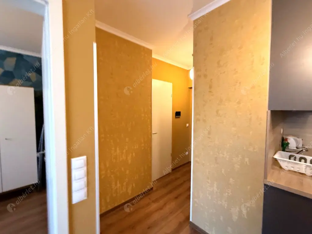 Kiadó albérlet 350000 Ft/hó áron: Budapest, VIII. kerület  Corvin sétány. Mérete: 48 nm, 2 szobás | Alberlet.hu - 6630019