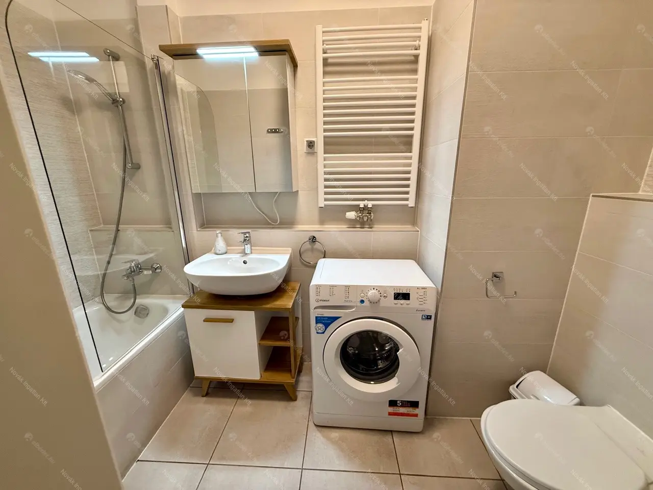 Kiadó albérlet 350000 Ft/hó áron: Budapest, VIII. kerület  Corvin sétány. Mérete: 48 nm, 2 szobás | Alberlet.hu - 6646830