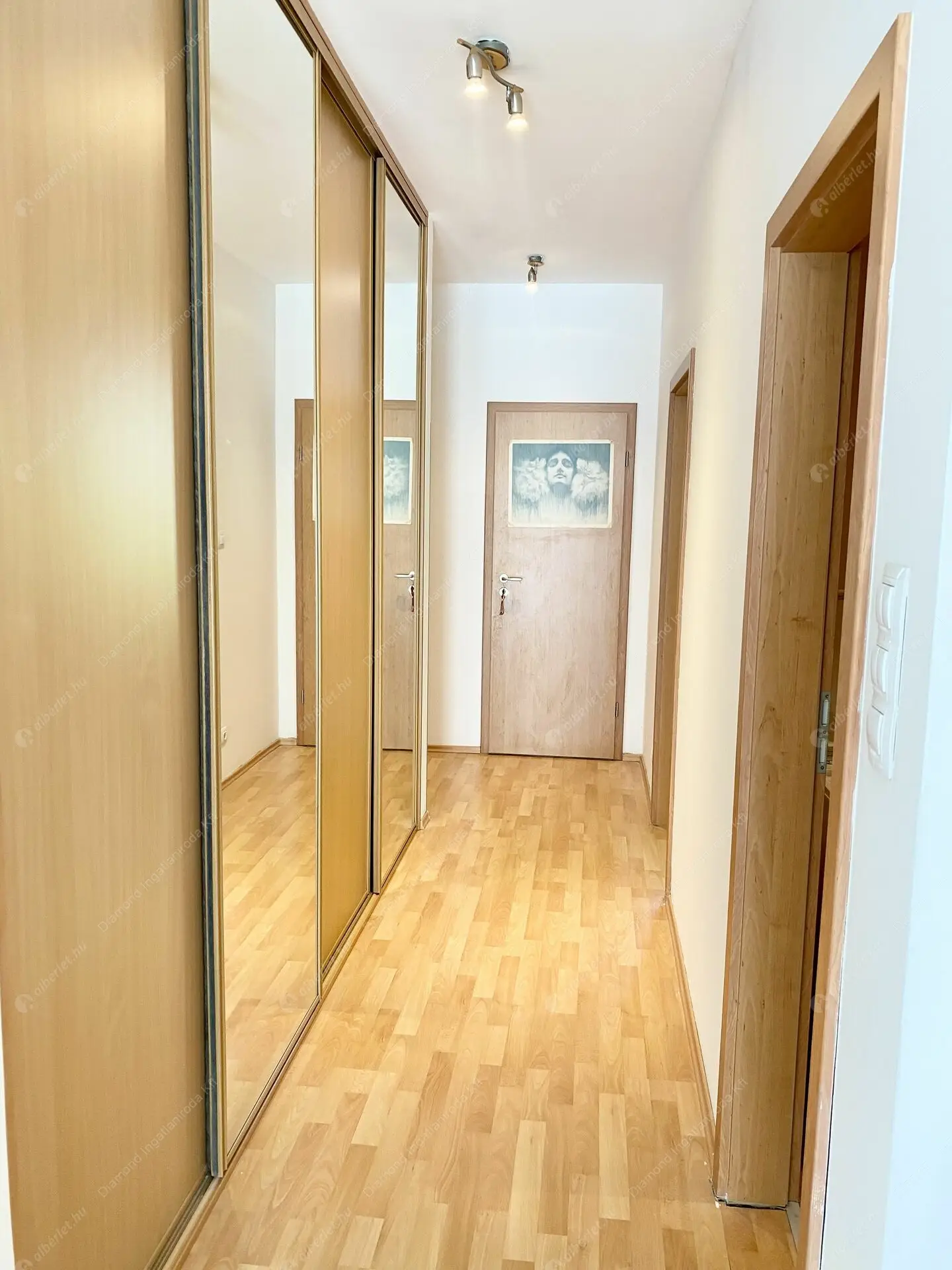 Kiadó albérlet 240000 Ft/hó áron: Budapest, VIII. kerület  Corvin sétány. Mérete: 49 nm, 2 szobás | Alberlet.hu - 6264555