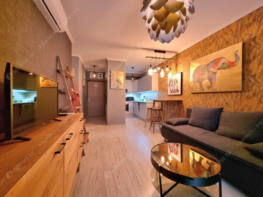 Kiadó albérlet 360000 Ft/hó áron: Budapest, VIII. kerület  Corvin sétány. Mérete: 50 nm, 2 szobás | Alberlet.hu - 6614991