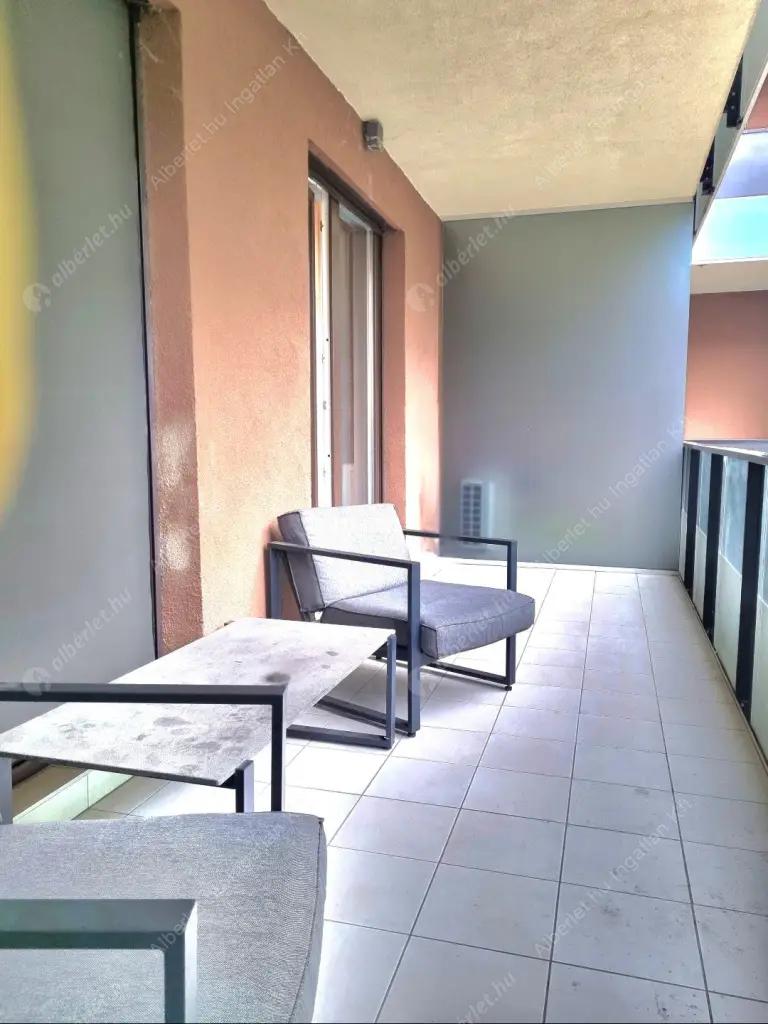 Kiadó albérlet 360000 Ft/hó áron: Budapest, VIII. kerület  Corvin sétány. Mérete: 50 nm, 2 szobás | Alberlet.hu - 6615003