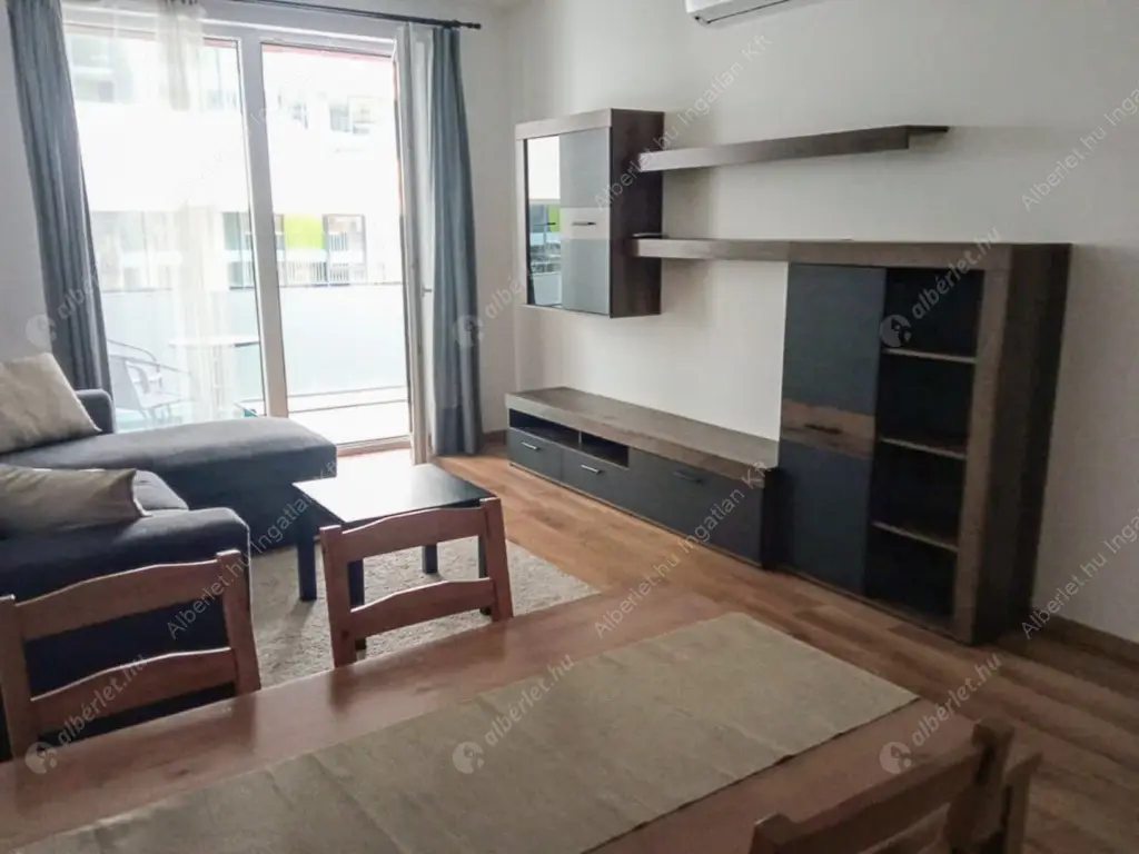 Kiadó albérlet 330000 Ft/hó áron: Budapest, VIII. kerület  Corvin sétány. Mérete: 52 nm, 2 szobás | Alberlet.hu - 6628287