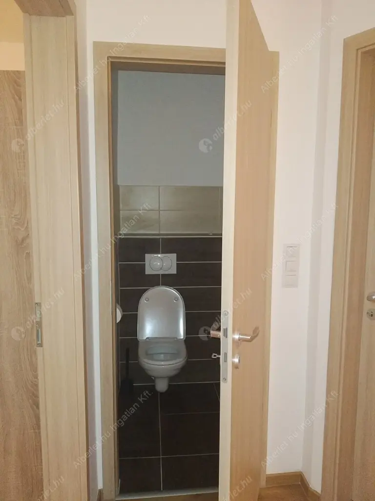 Kiadó albérlet 330000 Ft/hó áron: Budapest, VIII. kerület  Corvin sétány. Mérete: 52 nm, 2 szobás | Alberlet.hu - 6628297