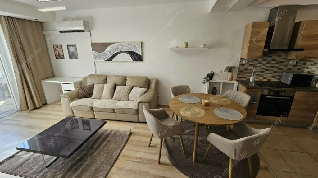 Kiadó albérlet 360000 Ft/hó áron: Budapest, VIII. kerület  Corvin sétány. Mérete: 53 nm, 2 szobás | Alberlet.hu - 6566098