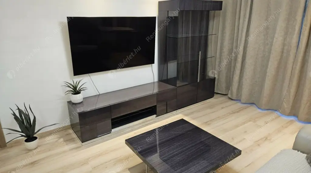 Kiadó albérlet 360000 Ft/hó áron: Budapest, VIII. kerület  Corvin sétány. Mérete: 53 nm, 2 szobás | Alberlet.hu - 6566102