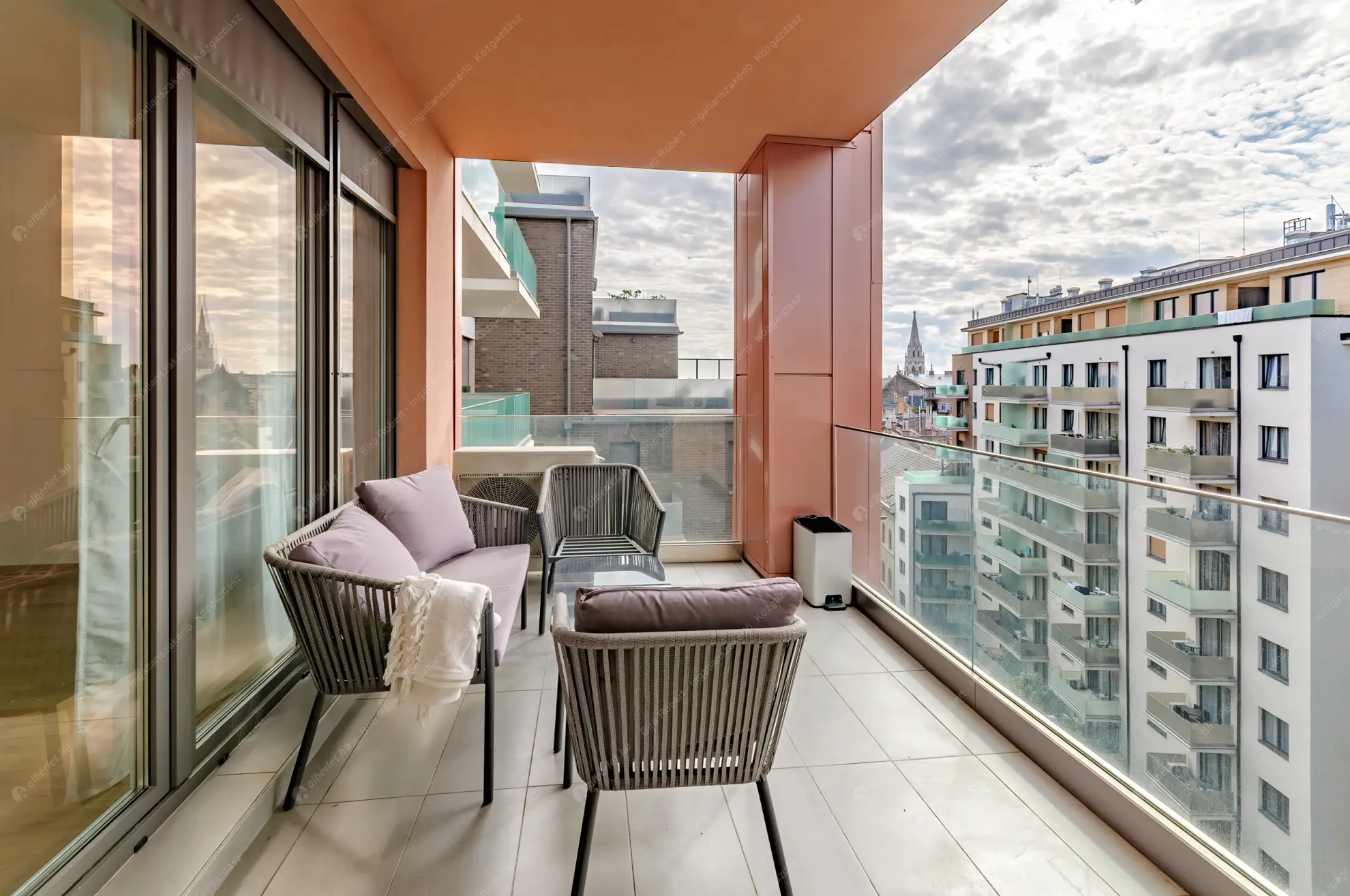 Kiadó albérlet 400000 Ft/hó áron: Budapest, VIII. kerület  Corvin sétány. Mérete: 62 nm, 3 szobás | Alberlet.hu - 6555051