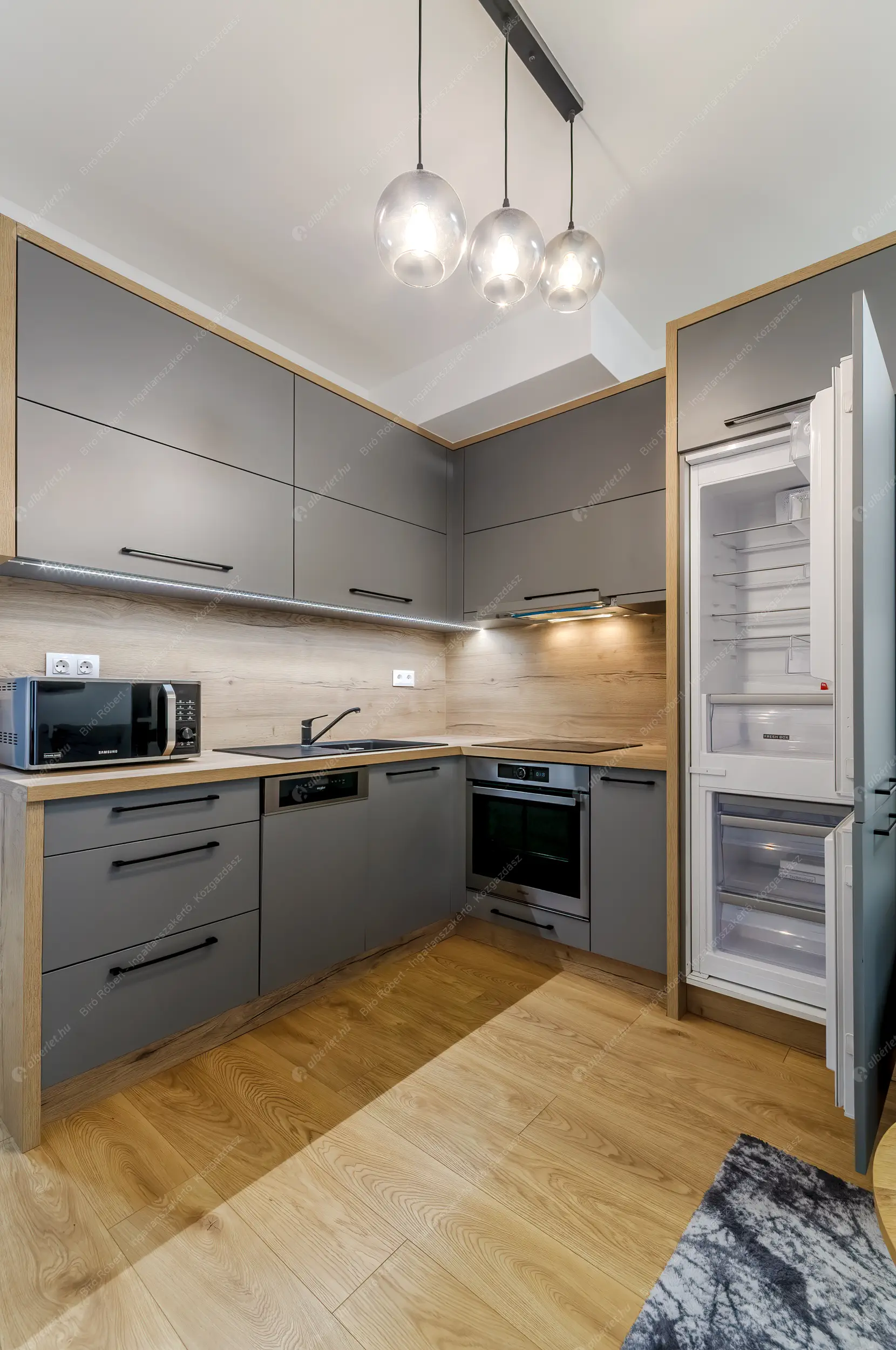 Kiadó albérlet 400000 Ft/hó áron: Budapest, VIII. kerület  Corvin sétány. Mérete: 62 nm, 3 szobás | Alberlet.hu - 6555056