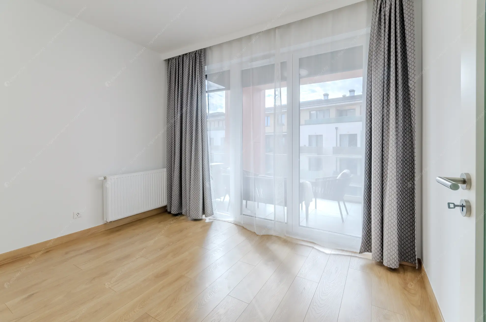 Kiadó albérlet 400000 Ft/hó áron: Budapest, VIII. kerület  Corvin sétány. Mérete: 62 nm, 3 szobás | Alberlet.hu - 6555058