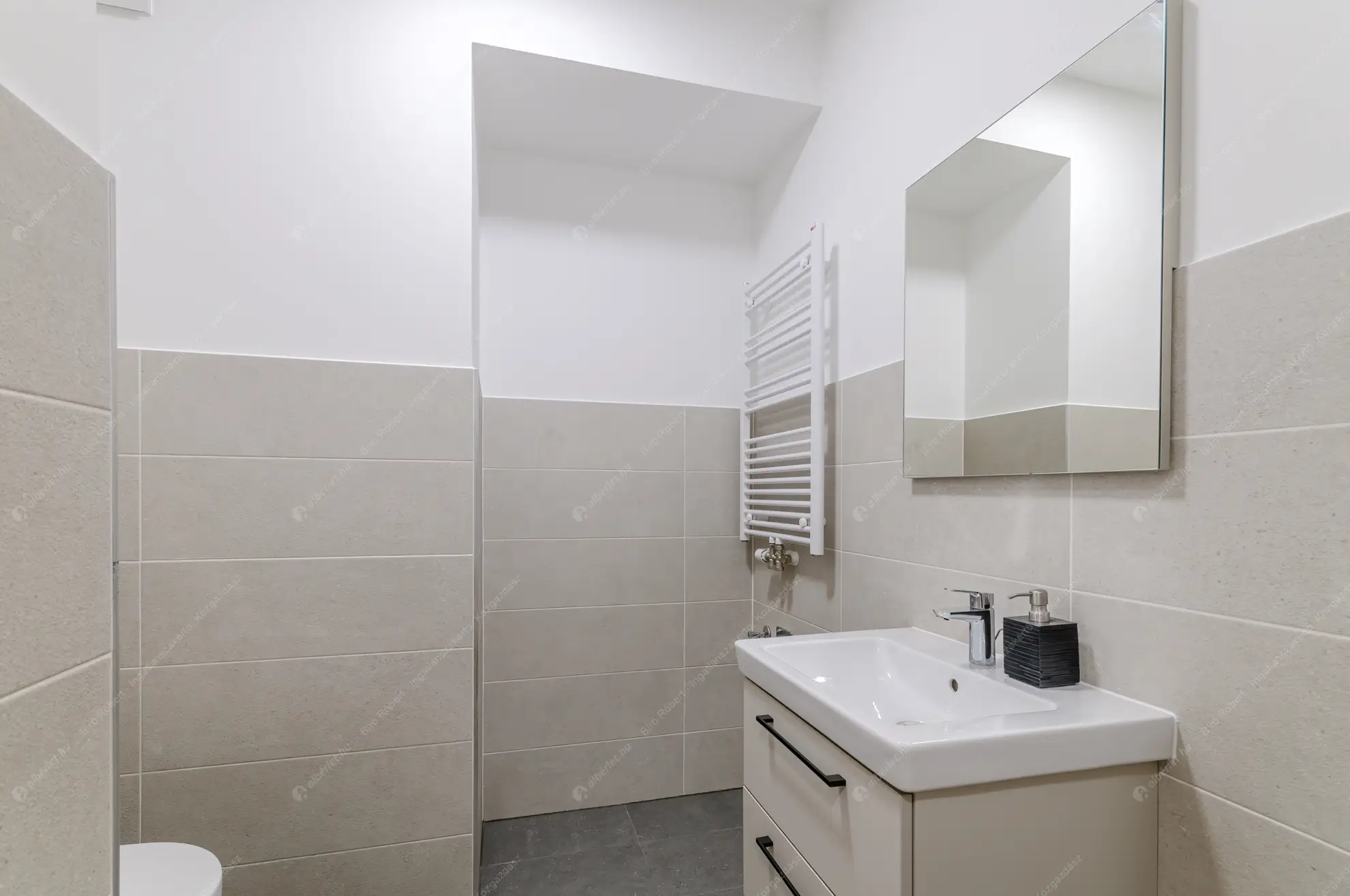 Kiadó albérlet 400000 Ft/hó áron: Budapest, VIII. kerület  Corvin sétány. Mérete: 62 nm, 3 szobás | Alberlet.hu - 6555065