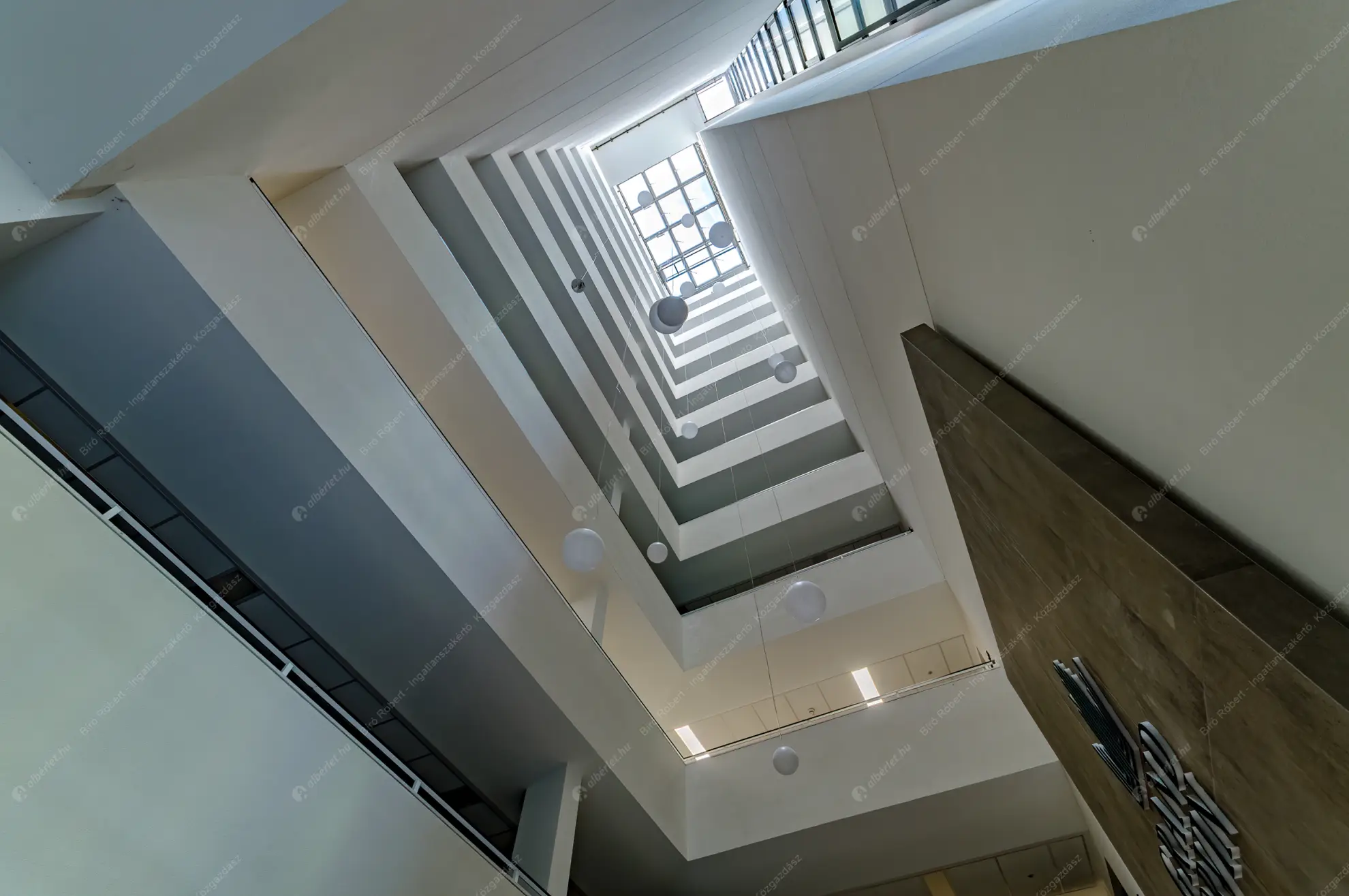 Kiadó albérlet 400000 Ft/hó áron: Budapest, VIII. kerület  Corvin sétány. Mérete: 62 nm, 3 szobás | Alberlet.hu - 6555071