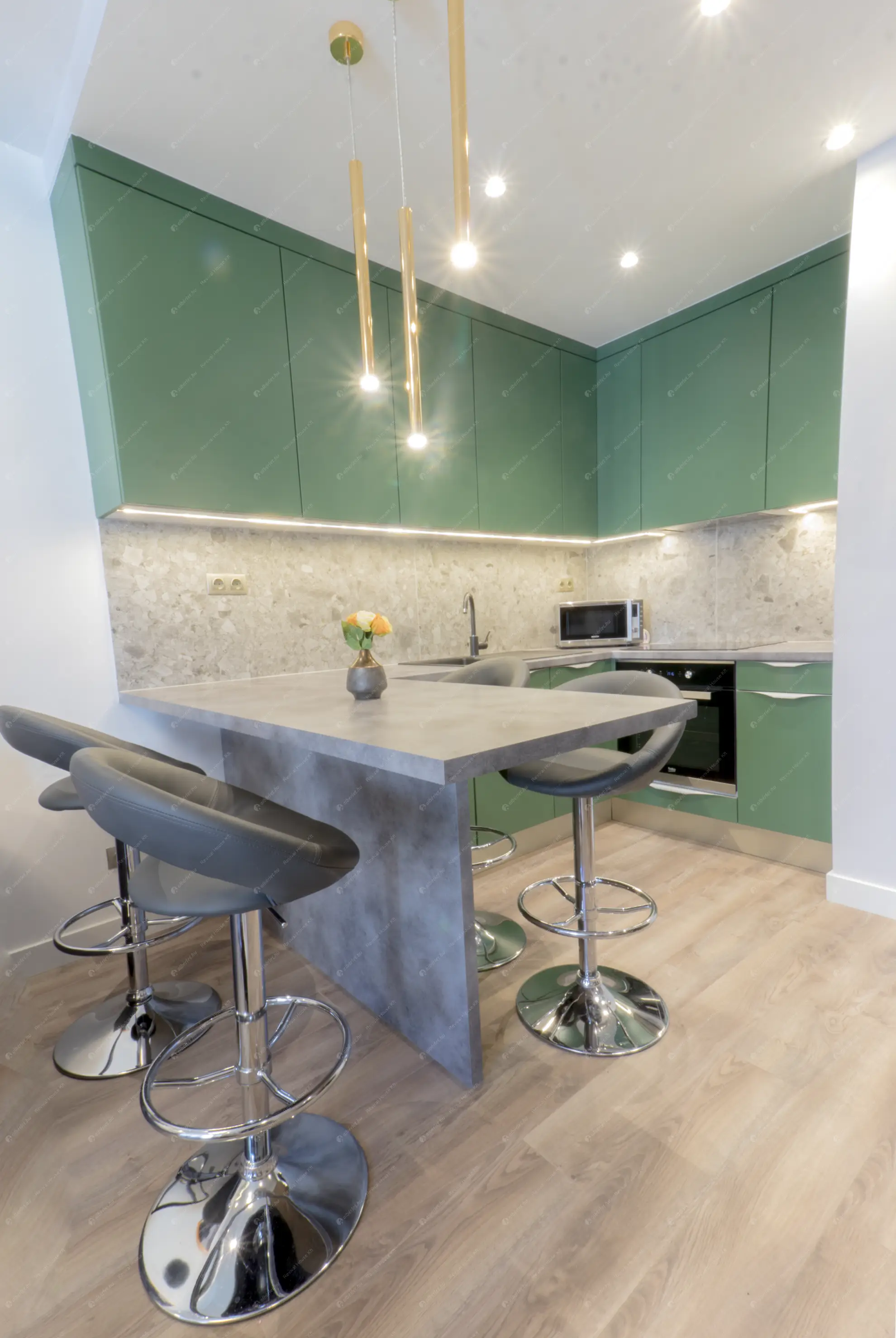 Kiadó albérlet 850000 Ft/hó áron: Budapest, VIII. kerület  Corvin sétány. Mérete: 63 nm, 3 szobás | Alberlet.hu - 6617887