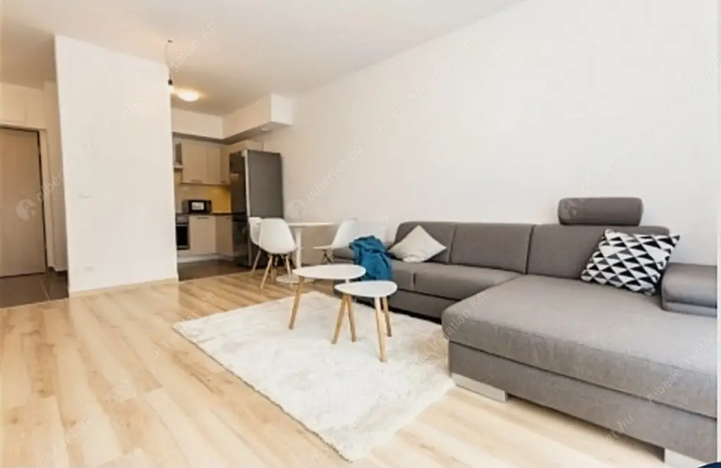 Kiadó albérlet 450000 Ft/hó áron: Budapest, VIII. kerület  Corvin sétány. Mérete: 64 nm, 3 szobás | Alberlet.hu - 6559337