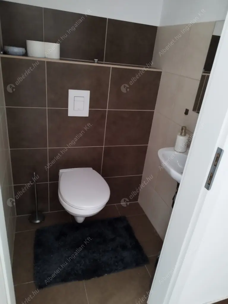 Kiadó albérlet 450000 Ft/hó áron: Budapest, VIII. kerület  Corvin sétány. Mérete: 64 nm, 3 szobás | Alberlet.hu - 6559340