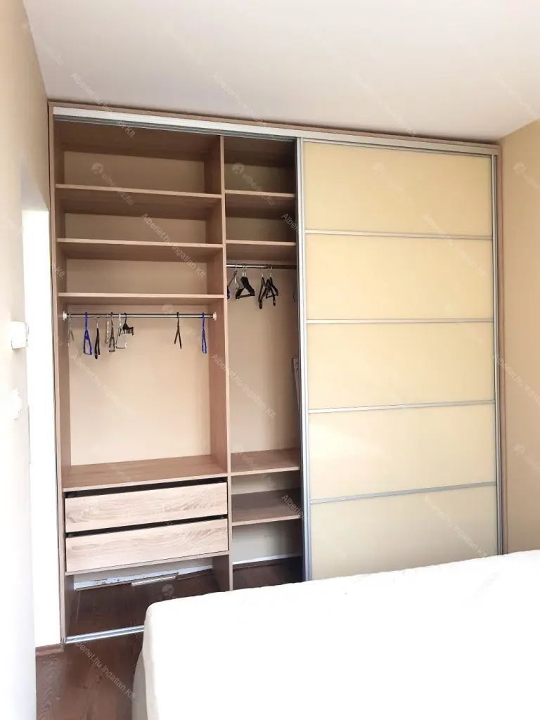 Kiadó albérlet 350000 Ft/hó áron: Budapest, VIII. kerület  Corvin sétány. Mérete: 64 nm, 2 szobás | Alberlet.hu - 6645319