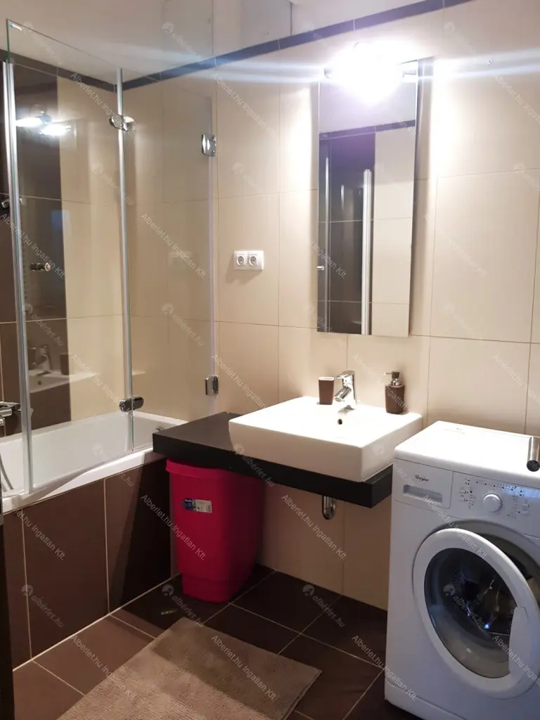 Kiadó albérlet 350000 Ft/hó áron: Budapest, VIII. kerület  Corvin sétány. Mérete: 64 nm, 2 szobás | Alberlet.hu - 6646306