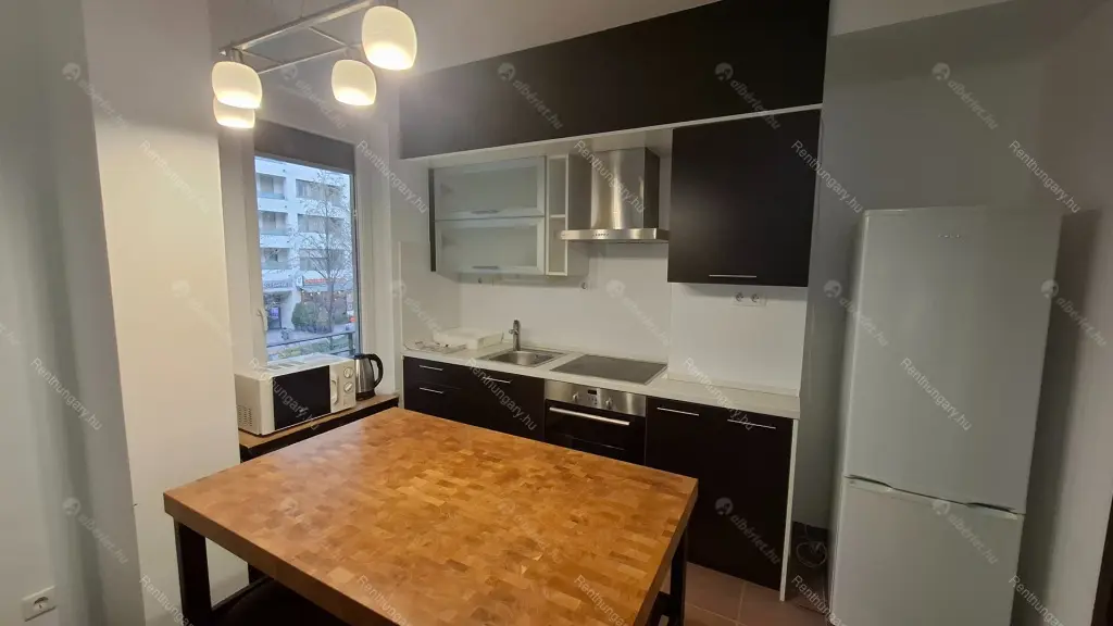 Kiadó albérlet 395000 Ft/hó áron: Budapest, VIII. kerület  Corvin sétány. Mérete: 66 nm, 3 szobás | Alberlet.hu - 6645183