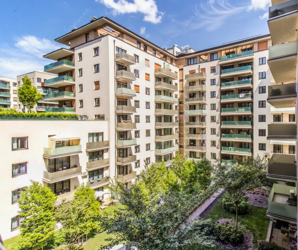 Kiadó albérlet 850000 Ft/hó áron: Budapest, VIII. kerület  Corvin sétány. Mérete: 70 nm, 2 szobás | Alberlet.hu - 6612435