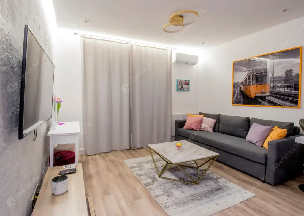 Kiadó albérlet 850000 Ft/hó áron: Budapest, VIII. kerület  Corvin sétány. Mérete: 70 nm, 2 szobás | Alberlet.hu - 6612439