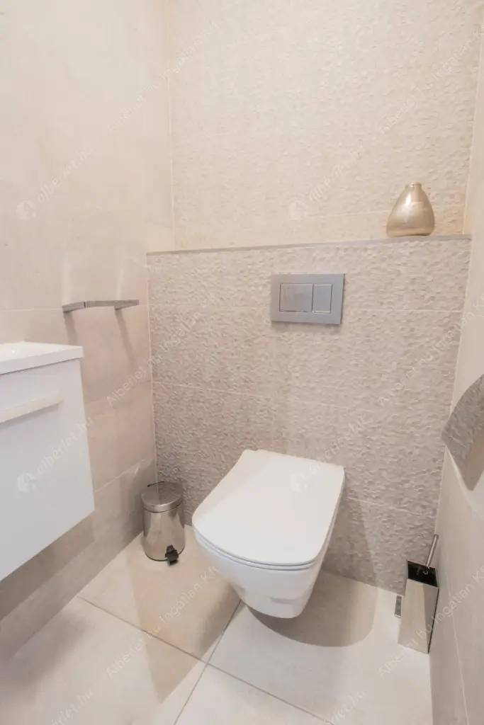 Kiadó albérlet 850000 Ft/hó áron: Budapest, VIII. kerület  Corvin sétány. Mérete: 70 nm, 2 szobás | Alberlet.hu - 6612446