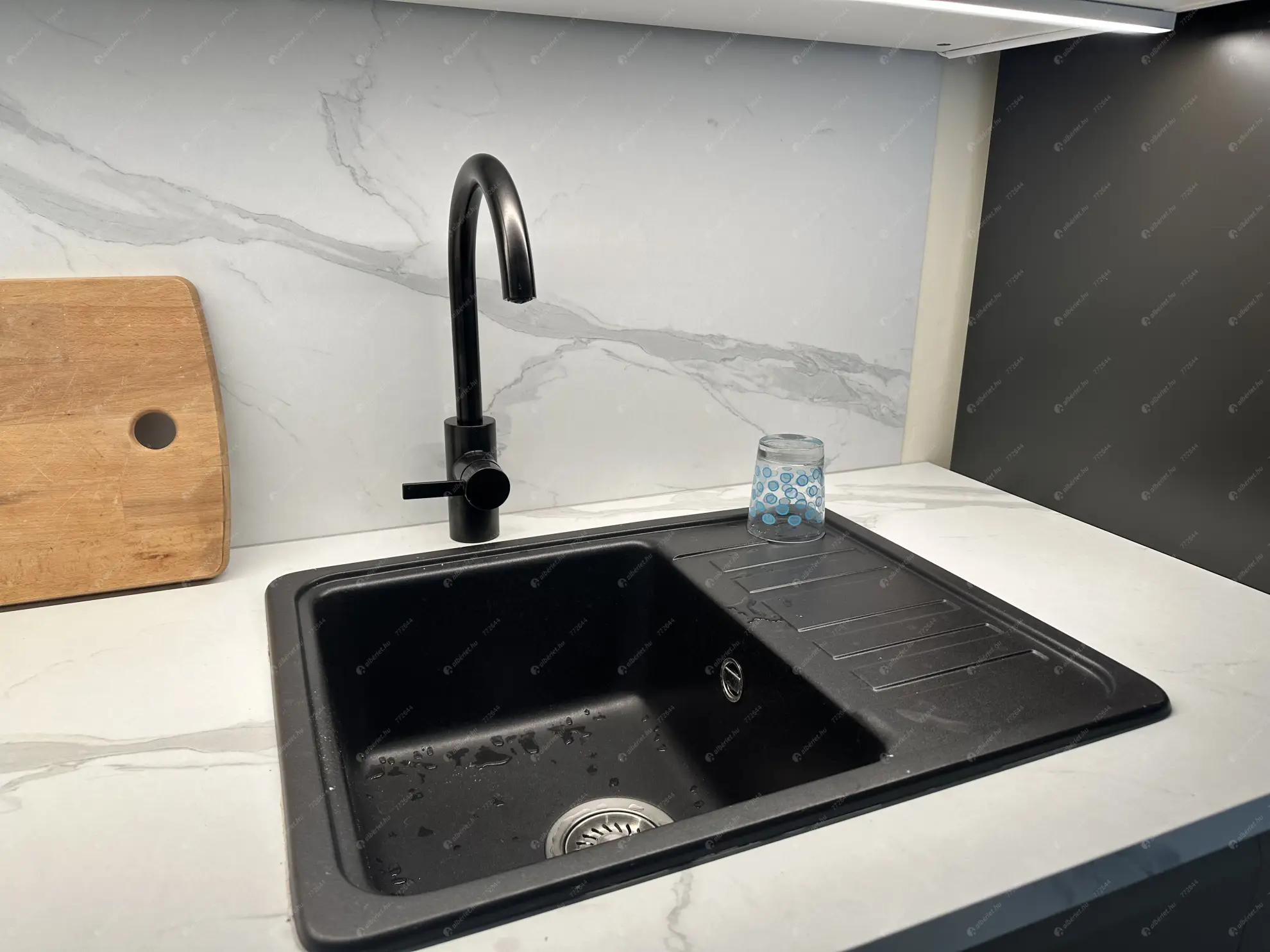 Kiadó albérlet 220000 Ft/hó áron: Budapest, VIII. kerület   Corvin Setanyi . Mérete: 40 nm, 1 szobás | Alberlet.hu - 6614401