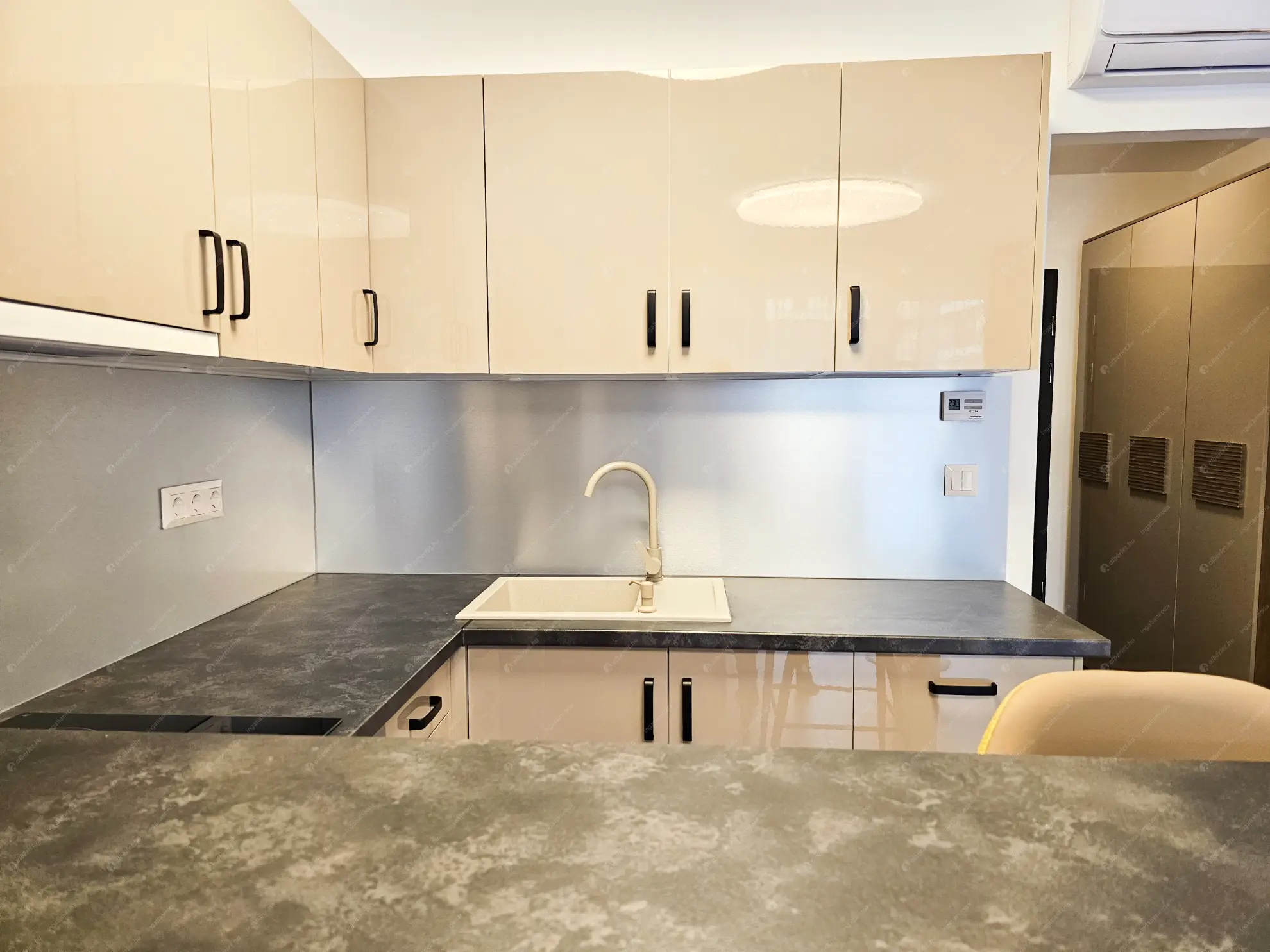 Kiadó albérlet 220000 Ft/hó áron: Budapest, VIII. kerület  Dankó utca. Mérete: 26 nm, 1 szobás | Alberlet.hu - 6547512