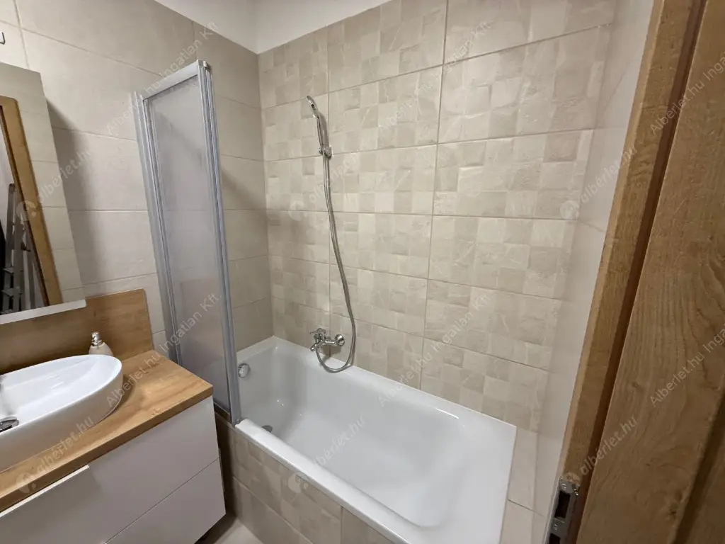 Kiadó albérlet 395000 Ft/hó áron: Budapest, VIII. kerület  Dankó utca. Mérete: 63 nm, 2 szobás | Alberlet.hu - 6524612