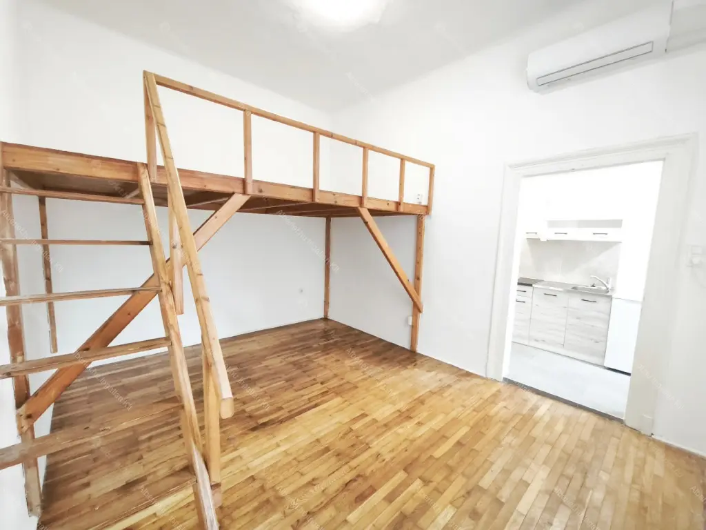 Kiadó albérlet 170000 Ft/hó áron: Budapest, VIII. kerület  Diószegi Sámuel utca. Mérete: 27 nm, 1 szobás | Alberlet.hu - 6694165