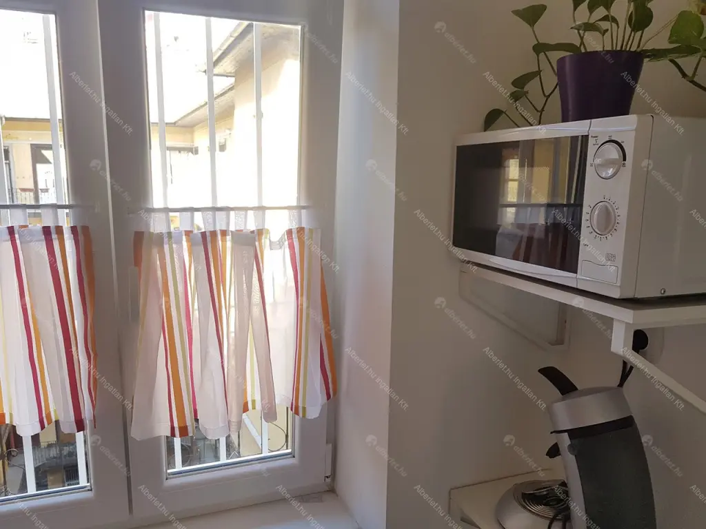 Kiadó albérlet 180000 Ft/hó áron: Budapest, VIII. kerület  Diószegi Sámuel utca. Mérete: 32 nm, 1 szobás | Alberlet.hu - 6704606