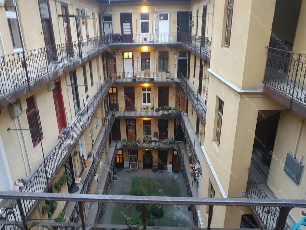 Kiadó albérlet 180000 Ft/hó áron: Budapest, VIII. kerület  Diószegi Sámuel utca. Mérete: 32 nm, 1 szobás | Alberlet.hu - 6704611