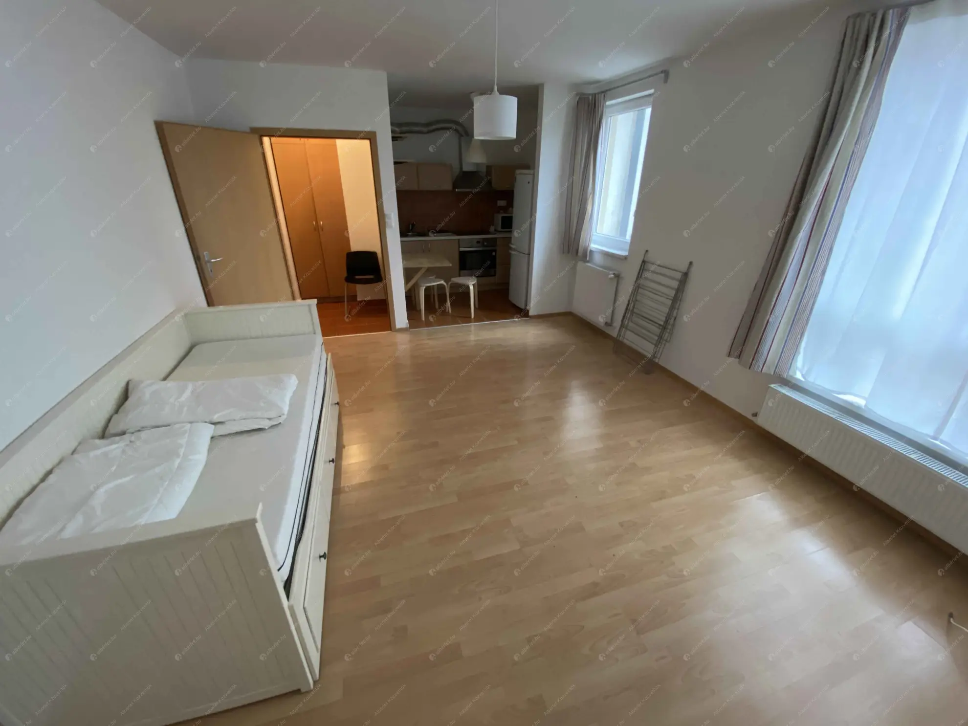 Kiadó albérlet 150000 Ft/hó áron: Budapest, VIII. kerület  Fecske utca. Mérete: 30 nm, 1 szobás | Alberlet.hu - 6570183