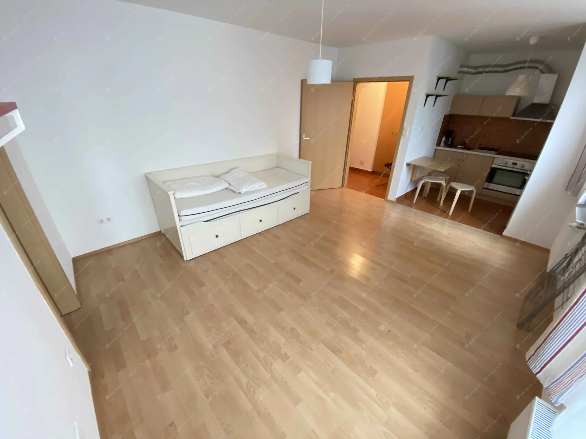 Kiadó albérlet 150000 Ft/hó áron: Budapest, VIII. kerület  Fecske utca. Mérete: 30 nm, 1 szobás | Alberlet.hu - 6570184