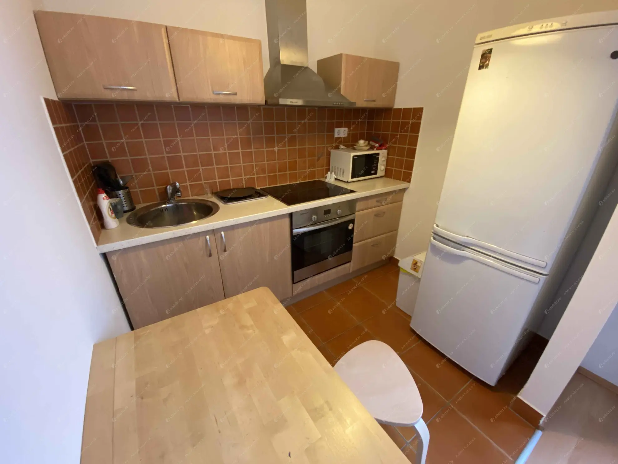 Kiadó albérlet 150000 Ft/hó áron: Budapest, VIII. kerület  Fecske utca. Mérete: 30 nm, 1 szobás | Alberlet.hu - 6570187